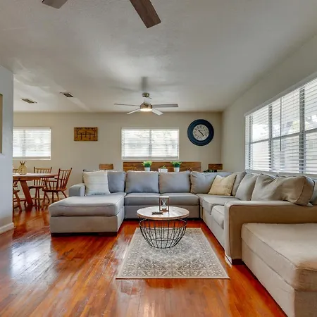 Sunny Fort Walton Beach Vacation Rental With Yard!